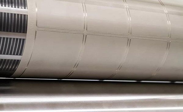 在線和靜態(tài)激光打標(biāo)機有什么區(qū)別?