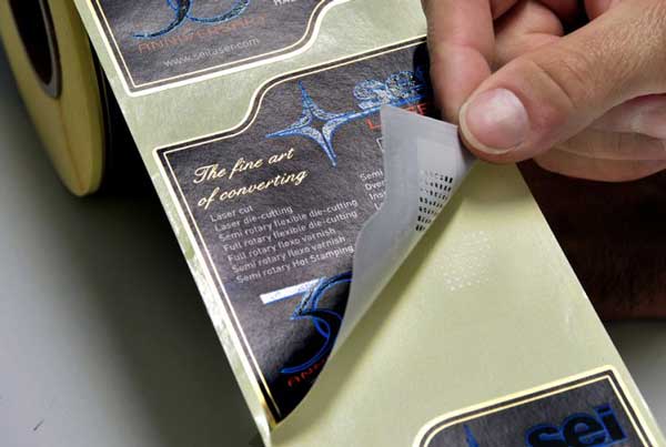 激光模切機(jī)跟激光切割機(jī)是同一種設(shè)備嗎？(圖3)