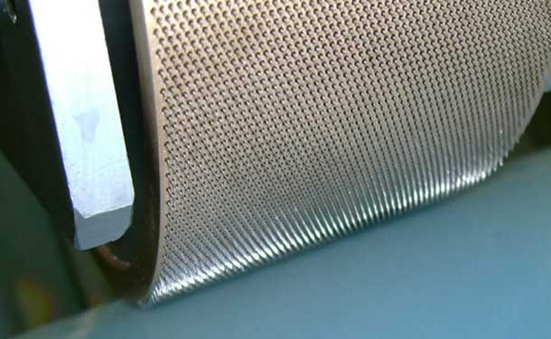 機械打孔、滾針打孔和激光打孔作為比較有什么區(qū)別(圖2)