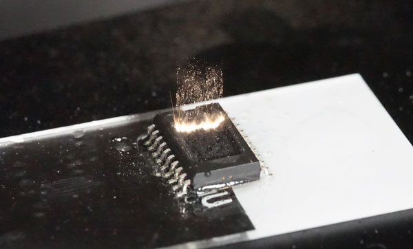 芯片激光開封1 芯片激光開封機(jī)(圖1)